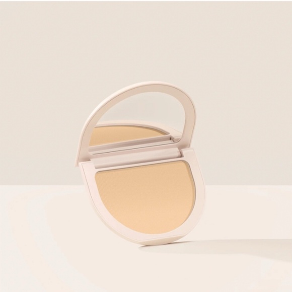 NEW✅Rare Beauty Ivory - Picture 1 of 8